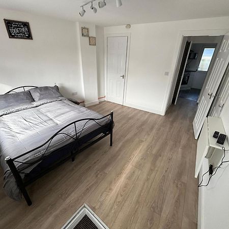 Modern & Cozy Gem - 10Min To City Center - Parking يورك المظهر الخارجي الصورة