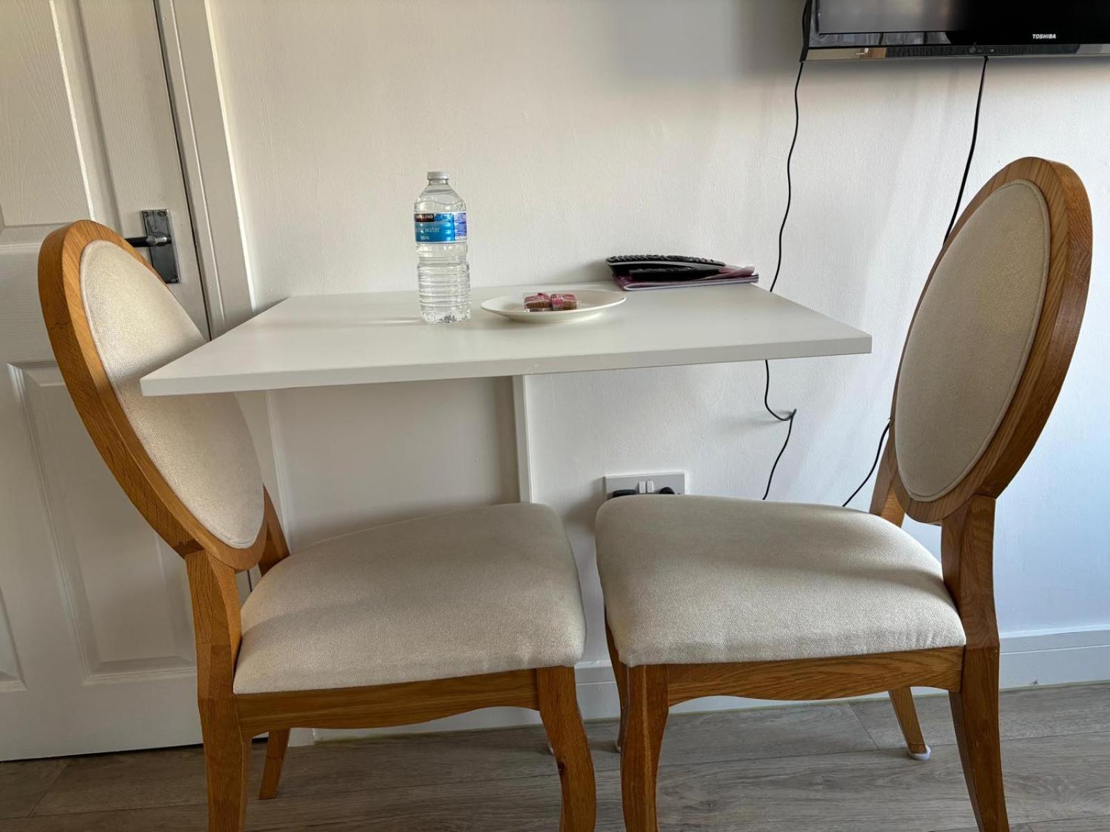 Modern & Cozy Gem - 10Min To City Center - Parking يورك المظهر الخارجي الصورة