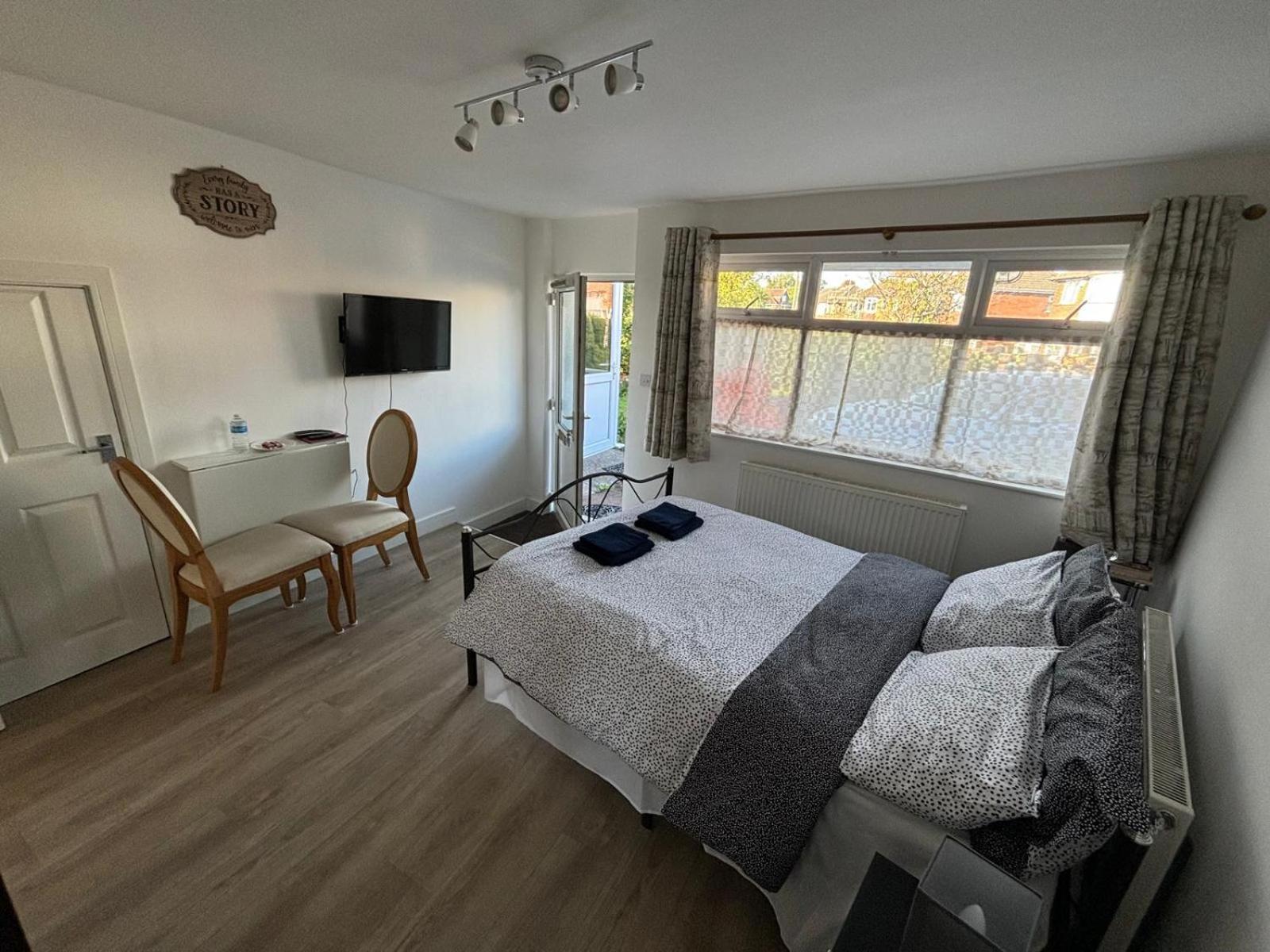 Modern & Cozy Gem - 10Min To City Center - Parking يورك المظهر الخارجي الصورة
